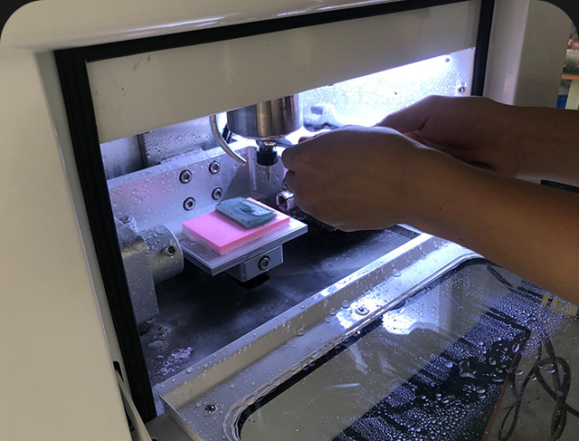 全自動玉石雕刻機(jī)能做鏤空，有那個品牌機(jī)型推