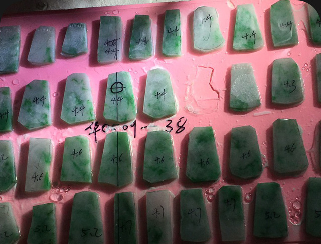 什么樣的自動玉石雕刻機在市場上銷售比例較高