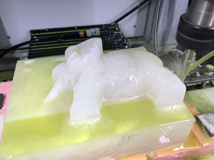 玻璃精雕機